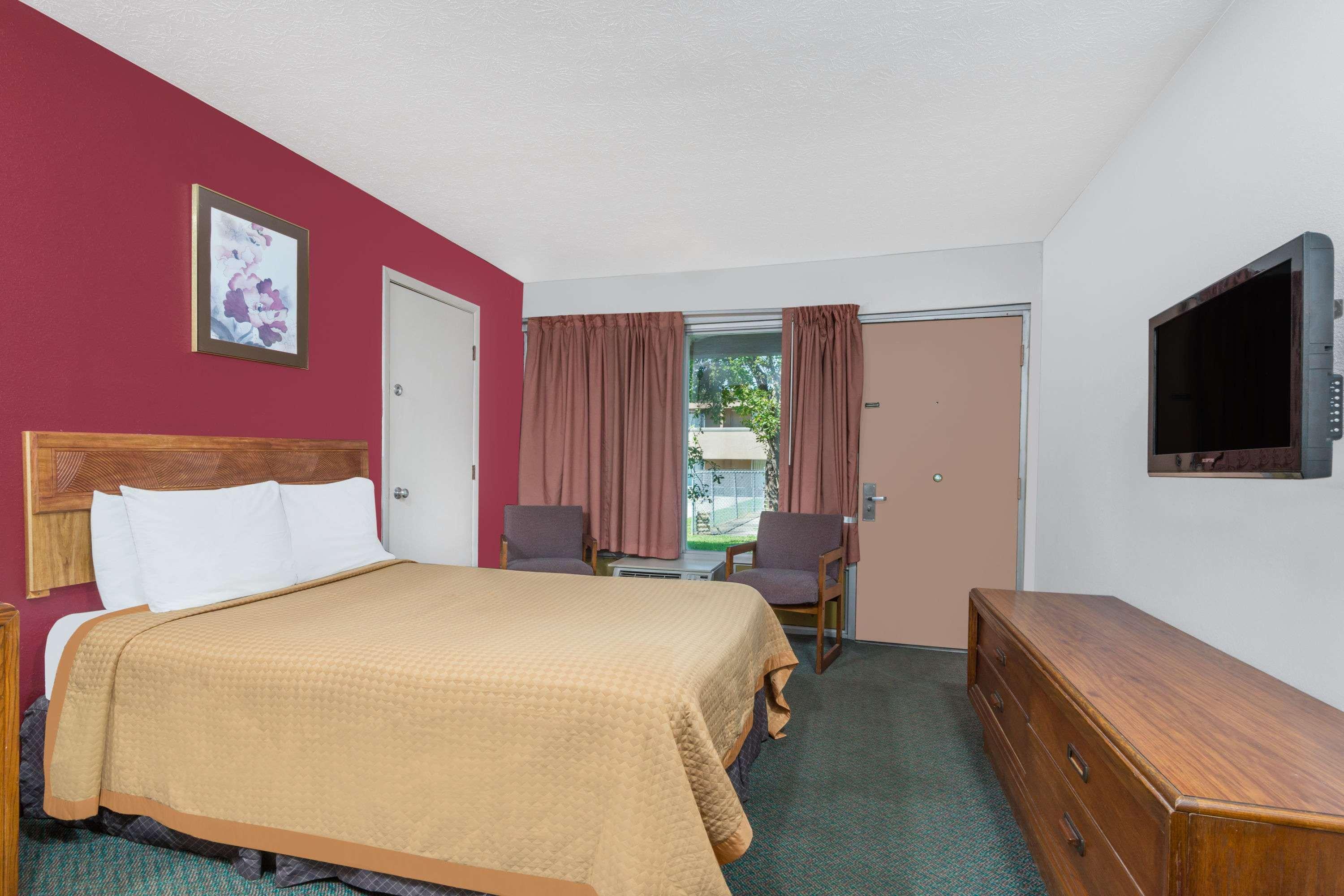 Days Inn By Wyndham Mt. Sterling Mount Sterling Bagian luar foto
