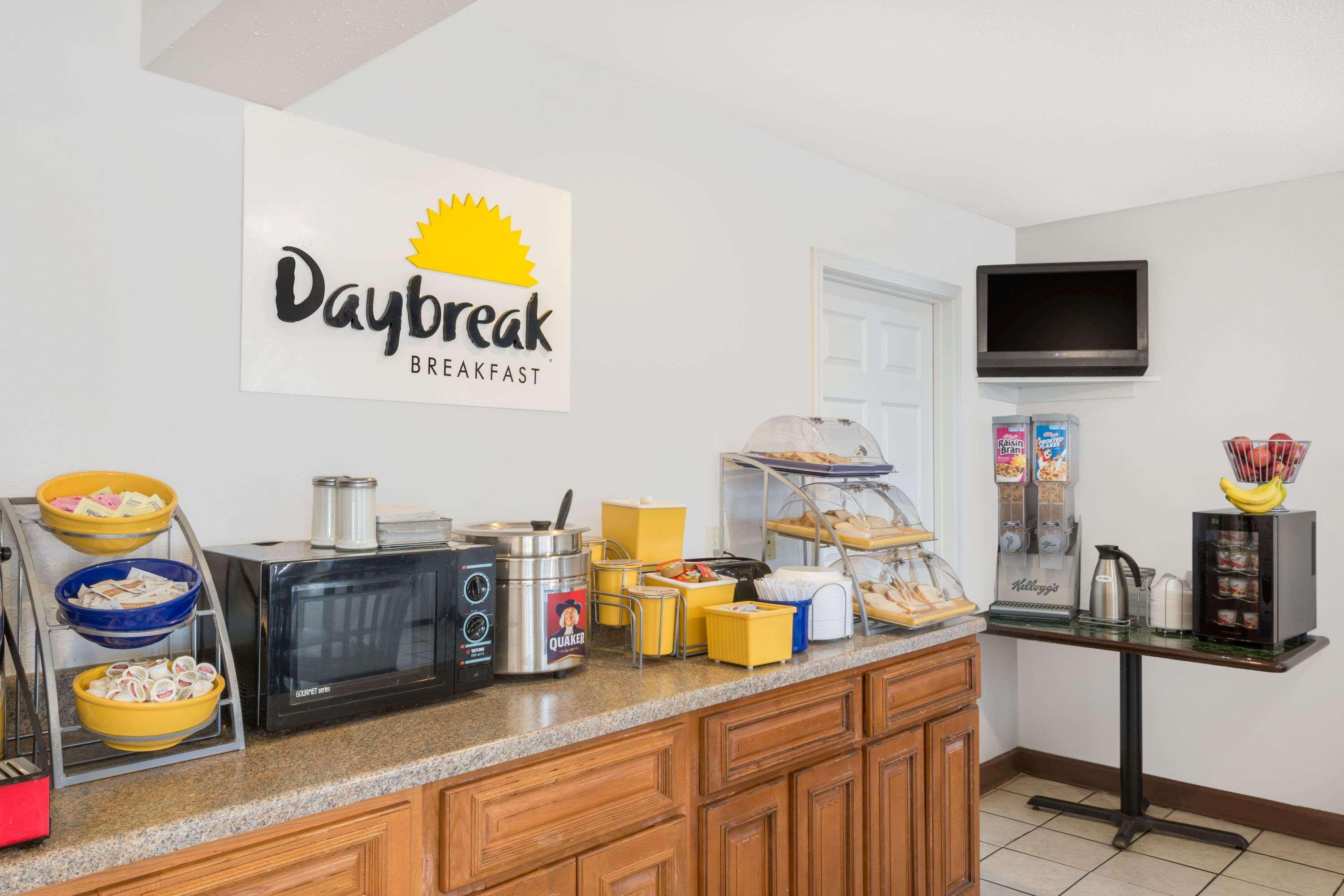 Days Inn By Wyndham Mt. Sterling Mount Sterling Bagian luar foto