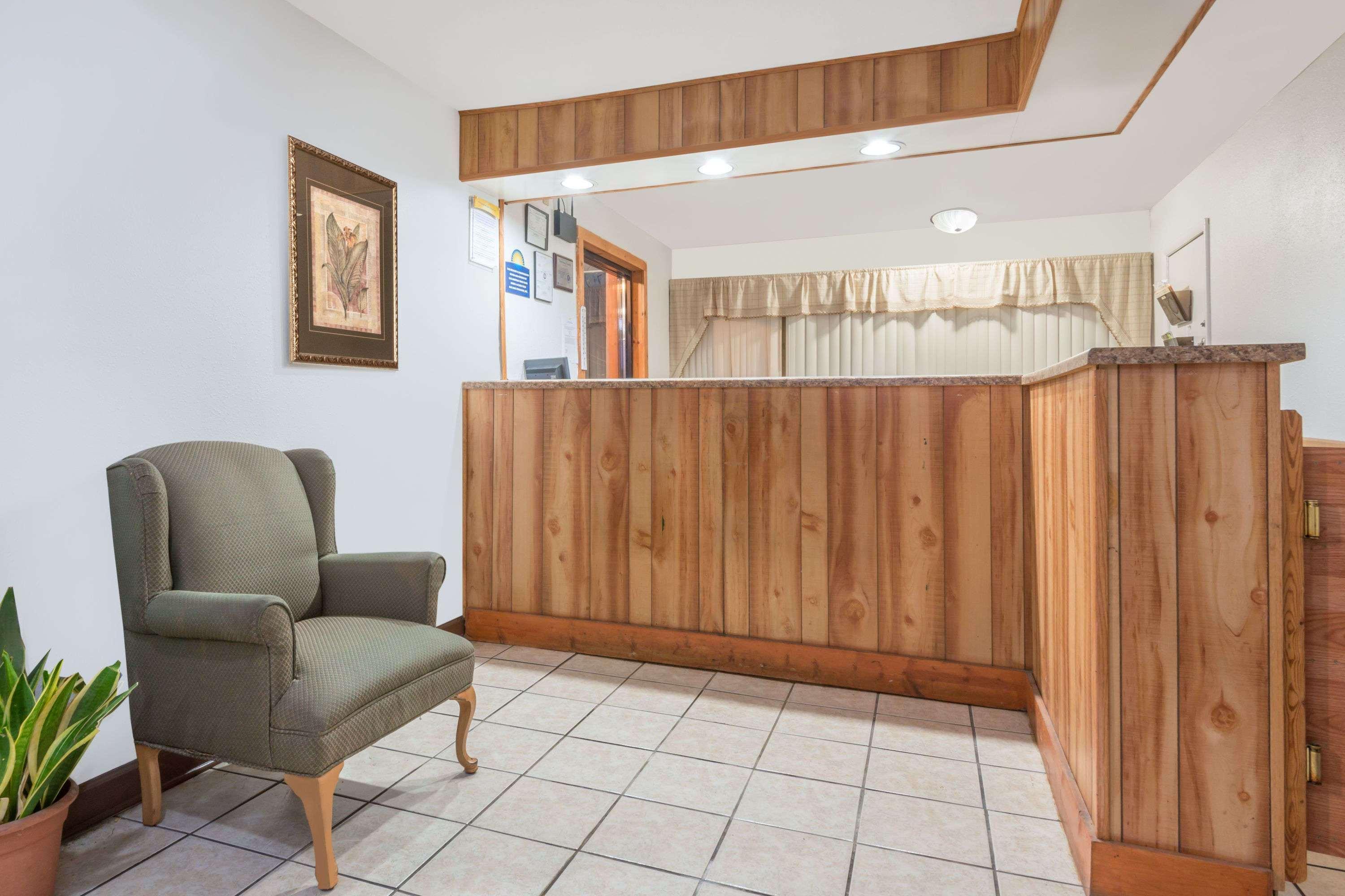 Days Inn By Wyndham Mt. Sterling Mount Sterling Bagian luar foto